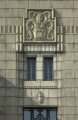 議事堂の美５「中央塔の窓枠の彫刻」