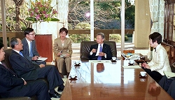 崔天凱駐日中華人民共和国特命全権大使の参議院訪問（平成22年1月14日）の写真　クリックすると拡大写真がご覧いただけます