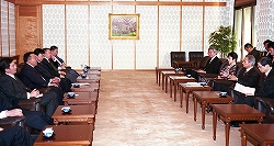ダワージャブ・ガンホヤグ・モンゴル国国家大会議議員（モンゴル・日本議員連盟会長）一行の参議院訪問（平成22年2月23日）の写真　クリックすると拡大写真がご覧いただけます