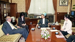 サミール・アル－ル・駐日モロッコ王国特命全権大使の参議院訪問（平成22年3月15日）の写真　クリックすると拡大写真がご覧いただけます