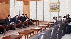 カナット・サウダバエフ・カザフスタン共和国国務長官兼外務大臣一行の参議院訪問（平成22年3月24日）の写真　クリックすると拡大写真がご覧いただけます
