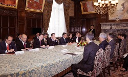 エンリケ・ペニャ・ニエト・メキシコ合衆国大統領一行の参議院訪問（平成25年4月9日）の写真　クリックすると拡大写真がご覧いただけます