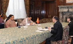 ノルブ・ワンチュク・ブータン王国経済大臣の参議院訪問（平成27年3月9日）の写真　クリックすると拡大写真がご覧いただけます