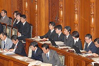 議事部職員