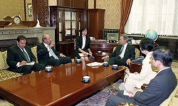 サミール・アルール駐日モロッコ王国特命全権大使の参議院訪問（平成21年6月24日）の写真　クリックすると拡大写真がご覧いただけます