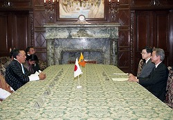 リョンチェン・ジグミ・ティンレイ・ブータン王国首相一行の参議院訪問（平成21年9月2日）の写真　クリックすると拡大写真がご覧いただけます