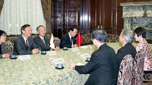 楊潔チ中華人民共和国外交部長の参議院訪問（平成21年11月19日）の写真　クリックすると元ファイルに戻ります