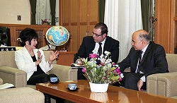 ワリード・マハムード・アブデルナーセル・駐日エジプト・アラブ共和国特命全権大使の参議院訪問（平成22年5月14日）の写真　クリックすると拡大写真がご覧いただけます