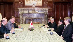 メフメット・アリ・シャーヒン・トルコ共和国大国民議会議長一行の参議院訪問（平成22年10月21日）の写真　クリックすると拡大写真がご覧いただけます