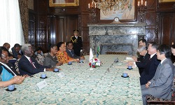 アンナ・セマンバ・マキンダ・タンザニア連合共和国国民議会議長一行の参議院訪問（平成24年5月17日）の写真　クリックすると拡大写真がご覧いただけます