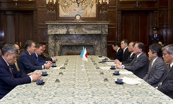 カイラト・アブドラザクルイ・マミ・カザフスタン共和国上院議長一行の参議院訪問（平成25年4月19日）の写真　クリックすると拡大写真がご覧いただけます