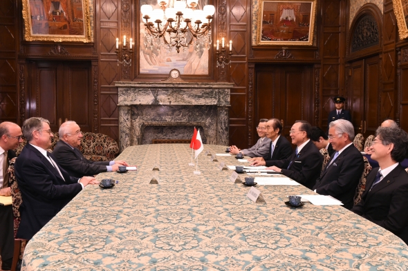 トルコ共和国大国民議会議長の参議院訪問（平成27年6月5日）の写真　クリックすると元ファイルに戻ります