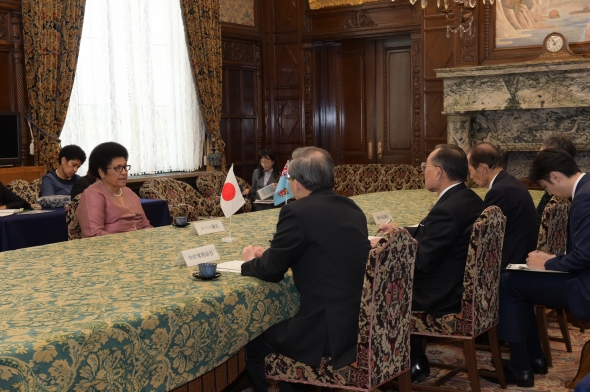 フィジー共和国議会議長の参議院訪問（平成27年9月30日）の写真　クリックすると元ファイルに戻ります