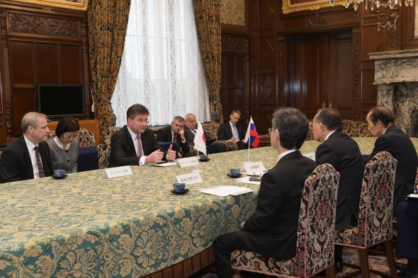 ミロスラフ・ライチャーク・スロバキア共和国副首相兼外務・欧州問題大臣の参議院訪問（平成27年11月25日）の写真　クリックすると元ファイルに戻ります