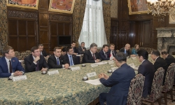 ペトロ・オレクシヨヴィチ・ポロシェンコ・ウクライナ大統領一行の参議院訪問（平成28年4月6日）の写真　クリックすると拡大写真がご覧いただけます