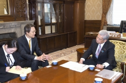 李洙勲・駐日大韓民国特命全権大使の参議院訪問（平成31年4月9日）の写真　クリックすると拡大写真がご覧いただけます