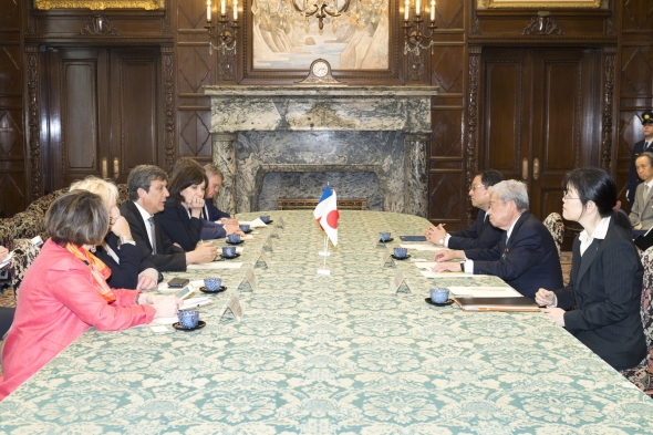 ダヴィッド・アスリーヌ・フランス共和国上院副議長一行の参議院訪問（平成31年4月11日）の写真　クリックすると元ファイルに戻ります