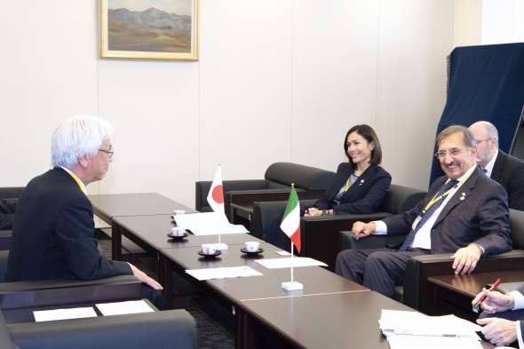 イタリア共和国上下両院副議長一行の参議院訪問（令和元年11月4日）の写真　クリックすると元ファイルに戻ります