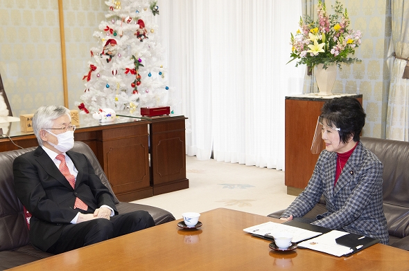 南官杓・駐日大韓民国特命全権大使の参議院訪問（令和2年11月10日）の写真　クリックすると元ファイルに戻ります