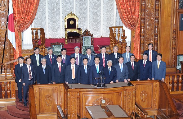 ベトナム社会主義共和国首相一行参議院訪問（平成23年10月31日）の写真その２　クリックすると拡大写真がご覧いただけます