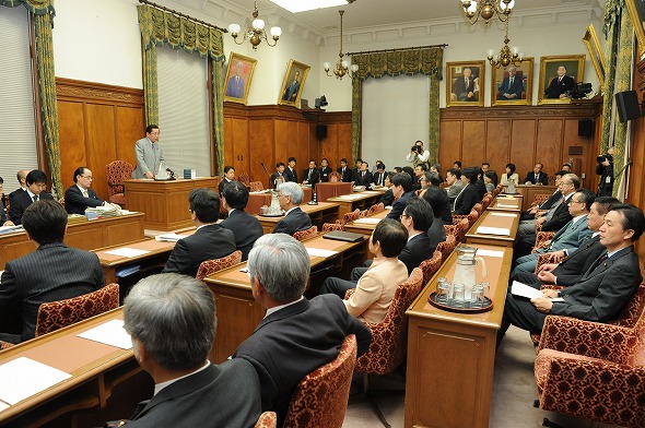 東京電力福島原子力発電所事故に係る両院議運合同協議会開会（平成23年11月2日）の写真　クリックすると拡大写真がご覧いただけます
