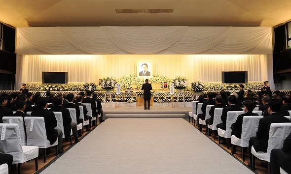 参議院議長故西岡武夫参議院葬儀（平成23年11月25日）の写真　クリックすると拡大写真がご覧いただけます