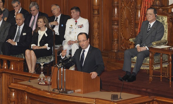 オランド・フランス共和国大統領及びトリエルヴェレール女史歓迎会（平成25年6月7日）の写真その１　クリックすると拡大写真がご覧いただけます