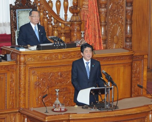 安倍内閣総理大臣の所信表明演説（平成25年10月15日）の写真　クリックすると拡大写真がご覧いただけます