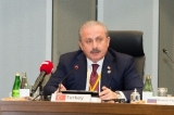 ムスタファ・シェントプ・トルコ共和国大国民議会議長の写真