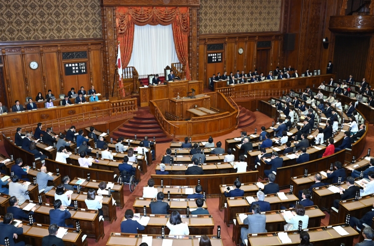 令和８年度補正予算議決（令和8年6月5日）の写真