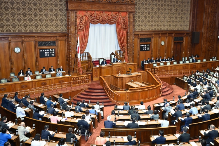 令和６年度決算の議決（令和8年7月8日）の写真