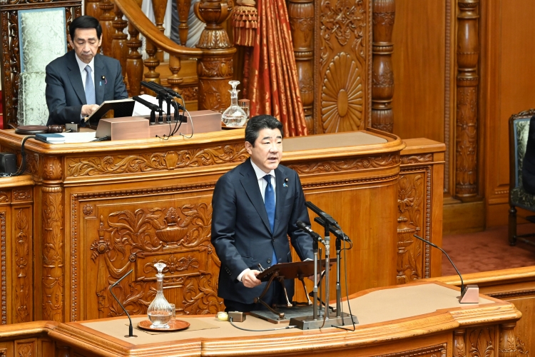 国民生活・経済に関する調査会　中間報告（令和8年7月10日）の写真