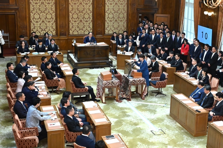 国家基本政策委員会合同審査会（党首討論）（令和8年7月15日）の写真