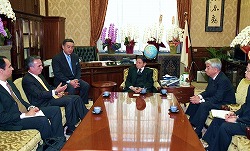 ミゲル・ルイス－カバーニャス・イスキエルド駐日メキシコ合衆国特命全権大使の参議院訪問（平成22年8月11日）の写真　クリックすると拡大写真がご覧いただけます