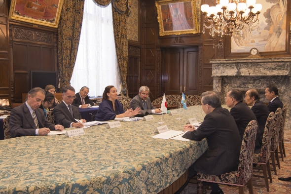 アルゼンチン共和国副大統領の参議院訪問（平成28年5月12日）の写真　クリックすると元ファイルに戻ります