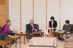 オランダ王国議会議員団一行の参議院訪問（令和元年11月3日）の写真　クリックすると拡大写真がご覧いただけます