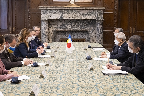 ハリーナ・ミハイリューク・ウクライナ・日本友好議員連盟共同会長一行の参議院訪問（令和4年10月18日）の写真　クリックすると元ファイルに戻ります