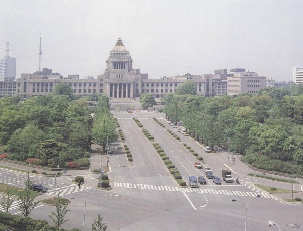 昭和６０年頃の議事堂遠景（１９８５年）