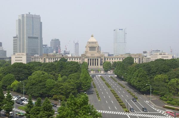 平成１８年（２００６年）６月の議事堂遠景