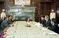 カンボジア王国国民議会議長一行参議院訪問(平成19年10月16日)の写真 クリックすると拡大写真がご覧いただけます