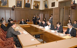 参議院改革協議会専門委員会(選挙制度)(平成20年12月19日)の写真 クリックすると拡大写真がご覧いただけます