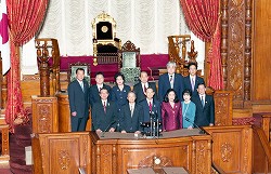 タイ王国上院議長一行参議院訪問(平成21年10月7日)の写真その2 クリックすると拡大写真がご覧いただけます