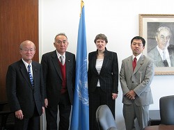 クラークUNDP総裁との会談(ニューヨーク)(平成21年10月8~16日)の写真 クリックすると拡大写真がご覧いただけます