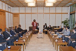 ボツワナ共和国国民議会議長一行参議院訪問(平成23年1月24日)の写真その2 クリックすると拡大写真がご覧いただけます