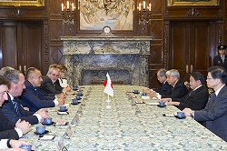 ブルガリア共和国首相一行参議院訪問(平成23年1月25日)の写真その1 クリックすると拡大写真がご覧いただけます