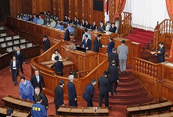 平成23年度総予算議決(平成23年3月29日)の写真その2 クリックすると拡大写真がご覧いただけます