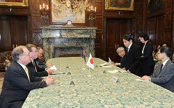 オーストラリア連邦下院議長参議院訪問(平成23年5月16日)の写真 クリックすると拡大写真がご覧いただけます