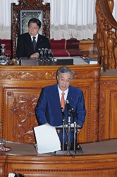 国民生活・経済・社会保障に関する調査会中間報告(平成23年6月13日)の写真 クリックすると拡大写真がご覧いただけます