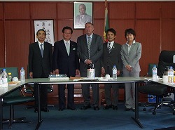 スコット副大統領との会談(ルサカ市)(平成24年1月28日~2月6日)の写真 クリックすると拡大写真がご覧いただけます