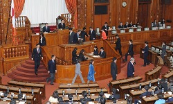 内閣総理大臣の指名の写真 クリックすると拡大写真がご覧いただけます